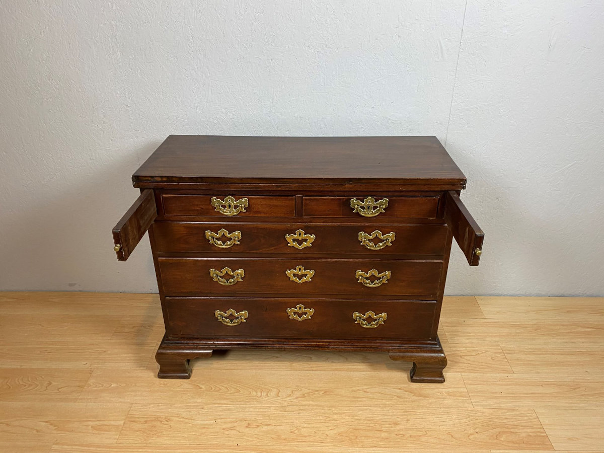 Mahogany Bachelor's Chest with Hinged Fold Over Flap Top - Image 10